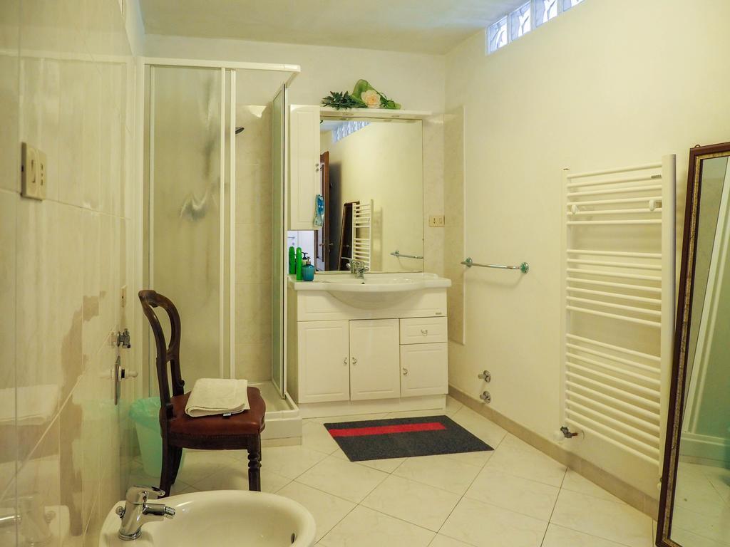 Bed and Breakfast Tra Gli Ulivi Pietra Ligure Zimmer foto